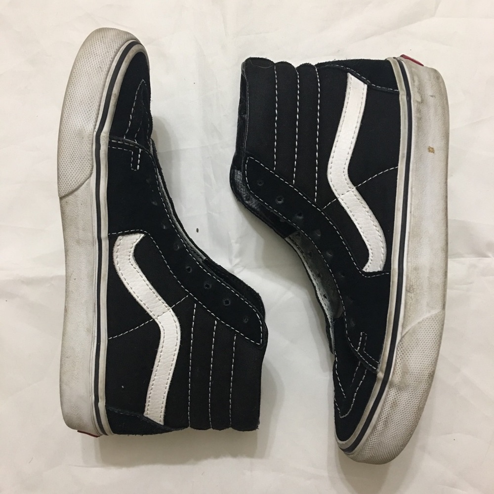 Black white hi top vans